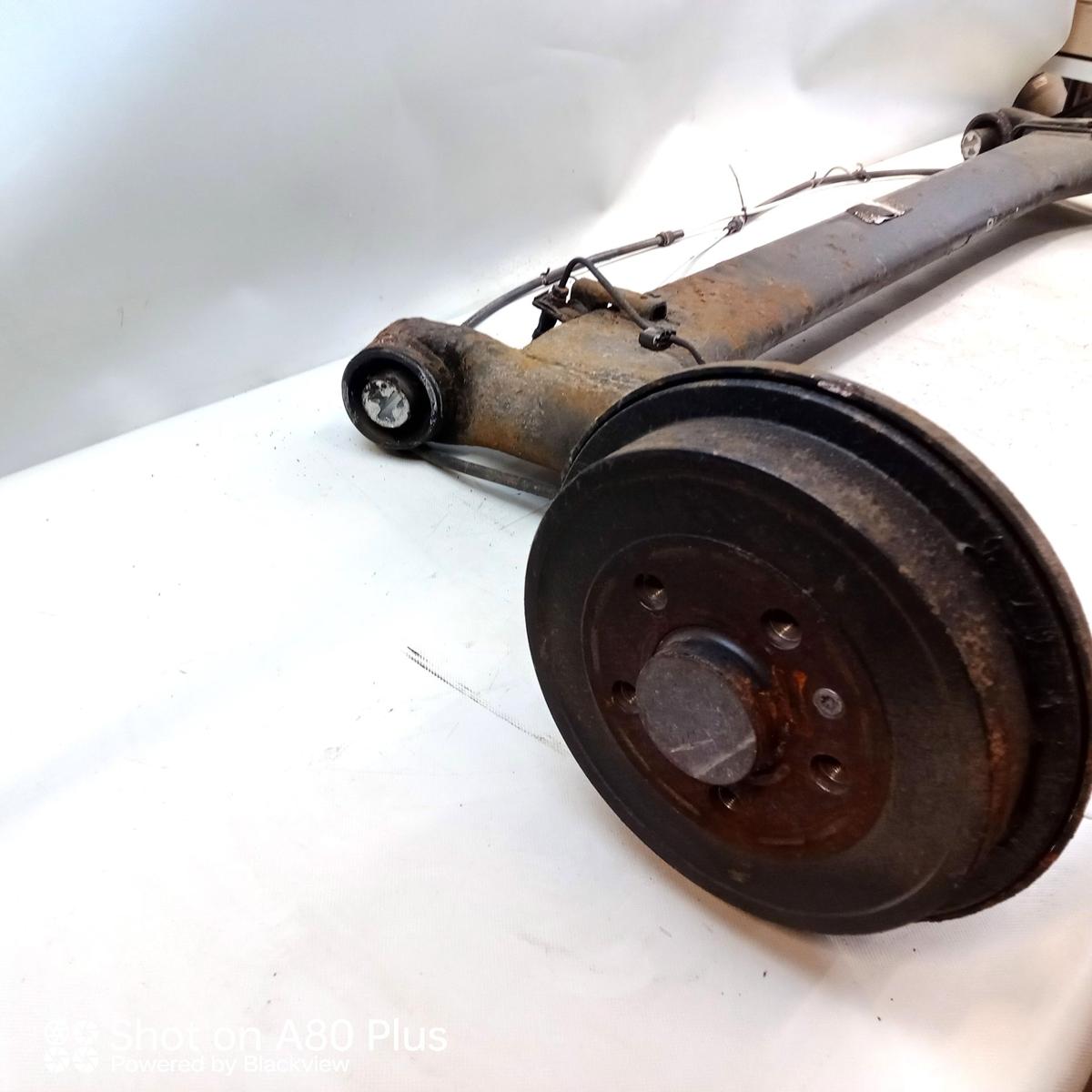 VW Polo 9N3 Hinterachse komplett trommelgebremst mit ABS BJ2006