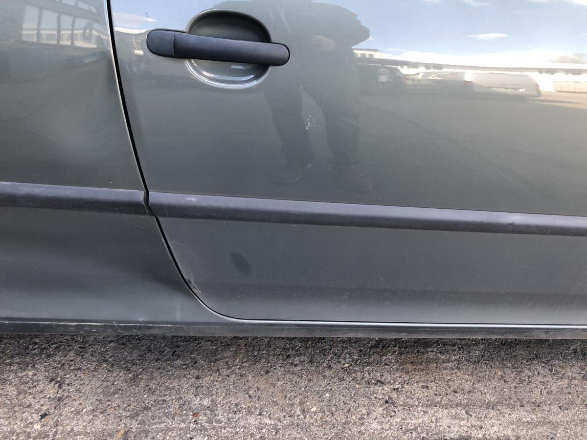 VW Golf 5 V 1K T&uuml;r vorn rechts Beifahrert&uuml;r nur f&uuml;r 3 t&uuml;rer LA6Q Sagegreen