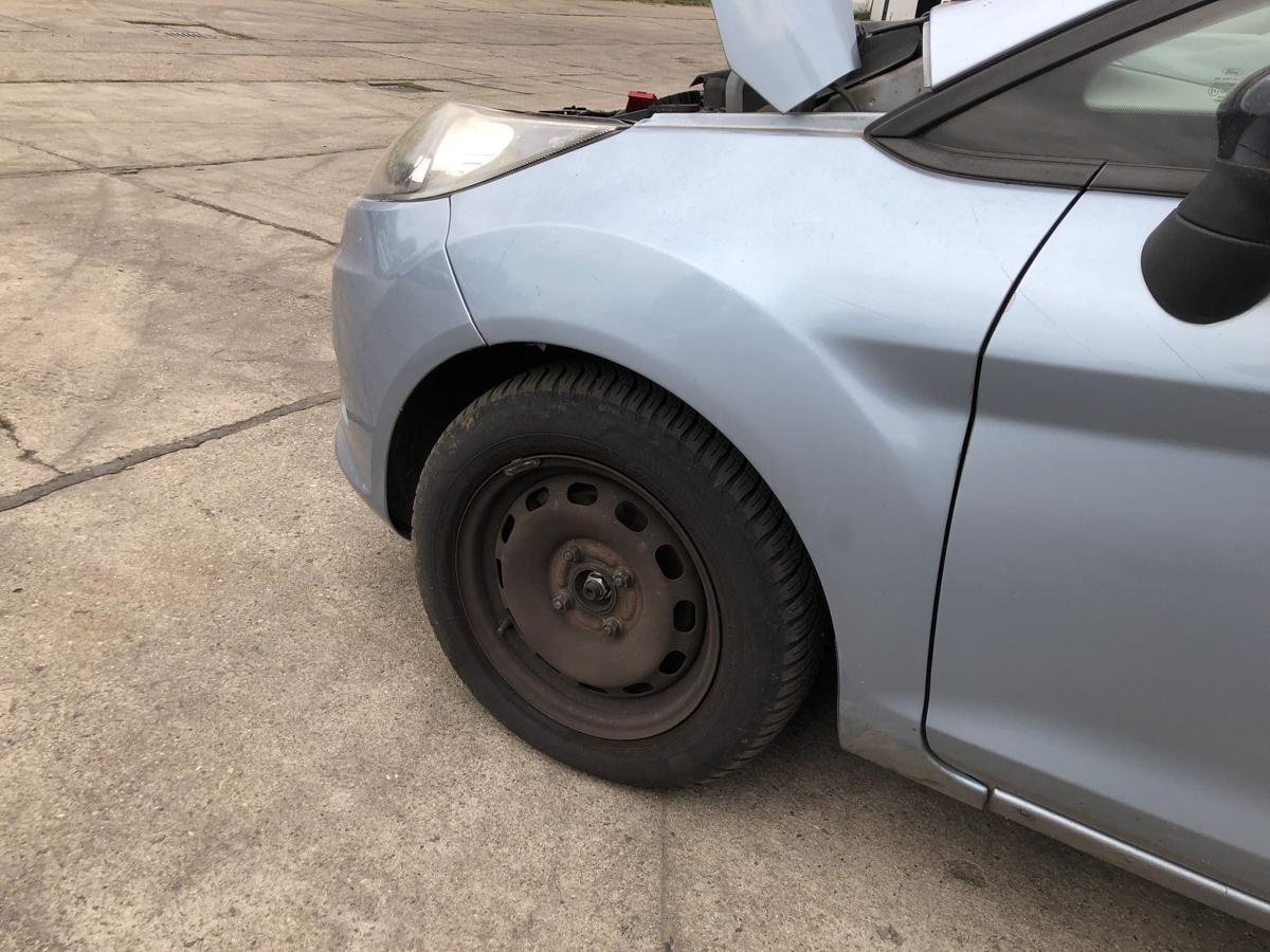Ford Fiesta JA8 Kotfl&uuml;gel vorn links Fahrerseite Seitenwand J4 Tonic