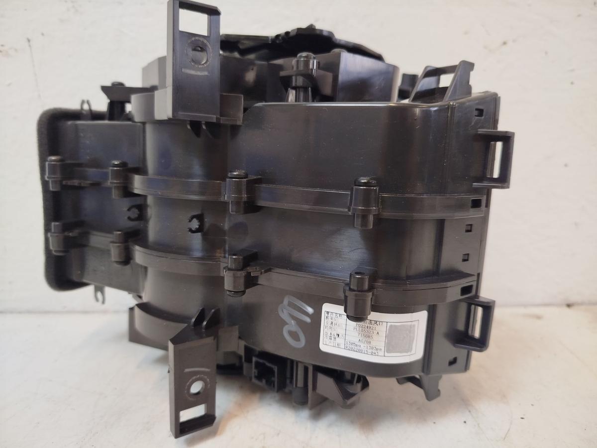 NIO ET7 Elektro Lufd&uuml;sen Luftdusche L&uuml;ftung Bel&uuml;ftung hinten mittig