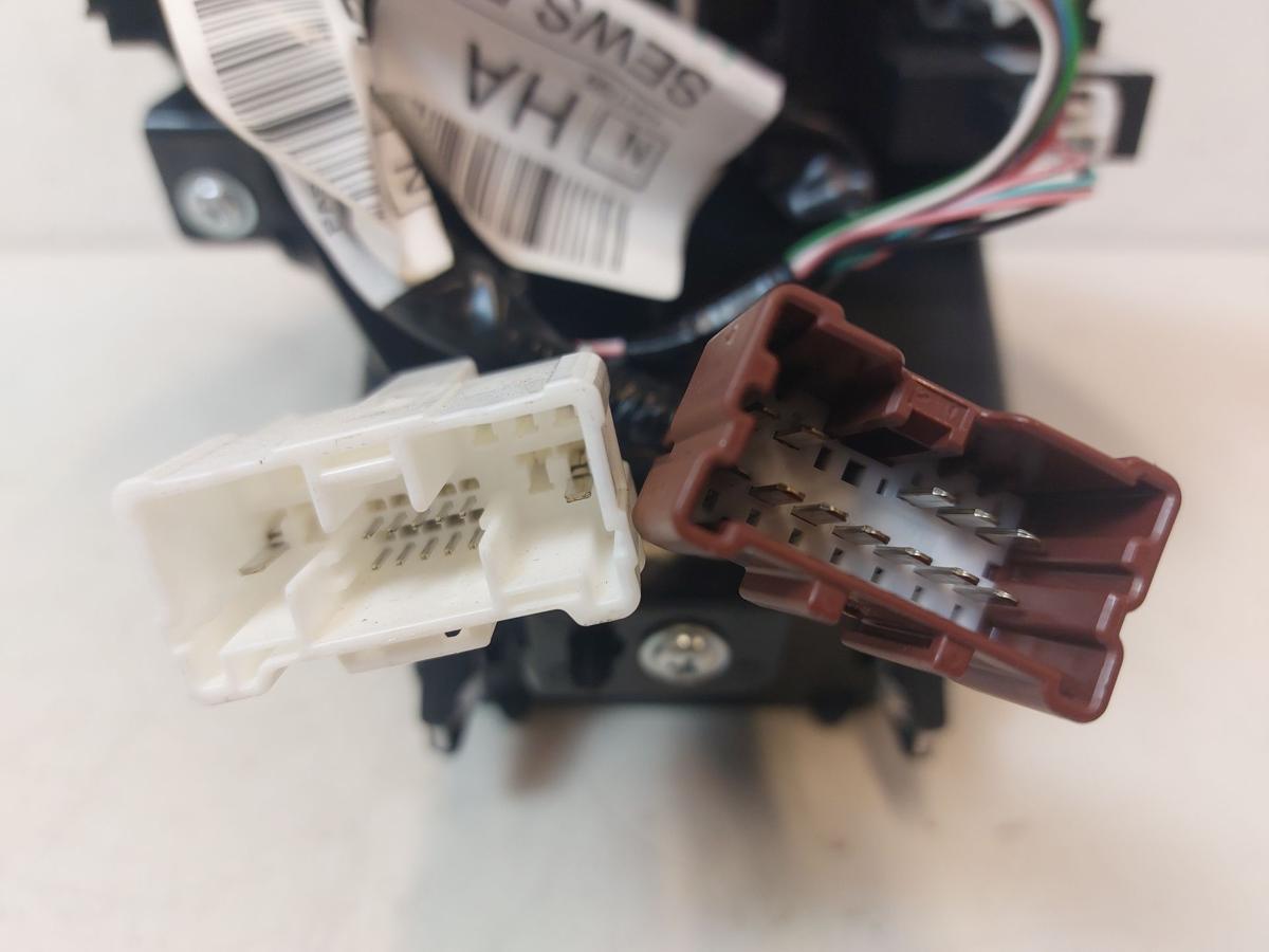 Nissan Leaf ZE1 40kWh Verkleidung Schaltkulisse mit diversen Schaltern Tastern