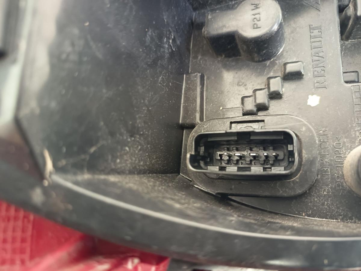Renault Clio III Bj 2012 original Rück-Schluss-Heckleuchte rechts 8200886946