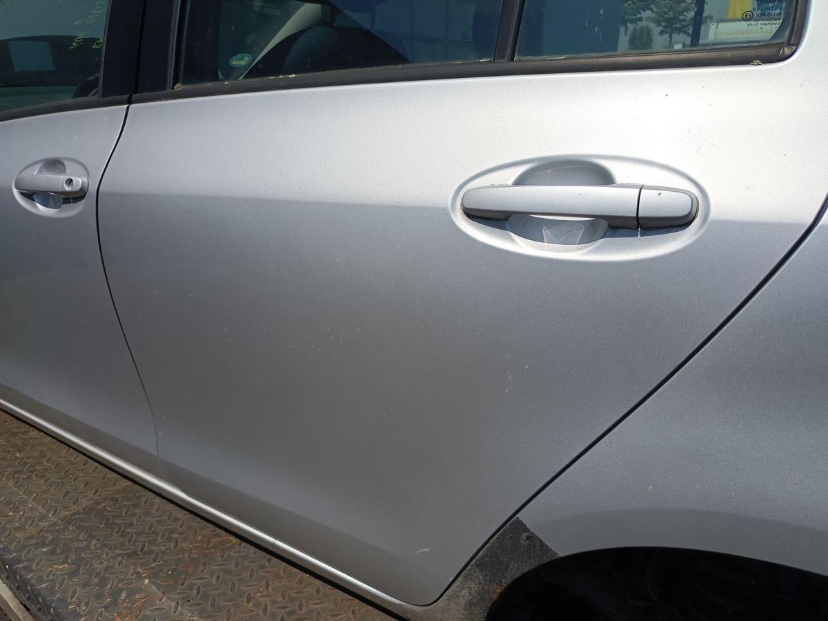 Toyota Yaris XP9 original T&uuml;r hinten links 1E7 Silver Pearl Metallic Bj 08