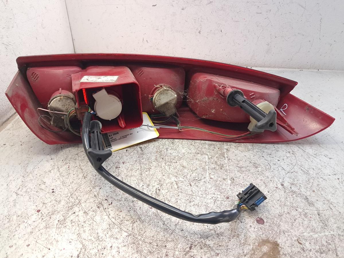 Peugeot 807 original R&uuml;ckleuchte Heckleuchte rechts Bj.2008