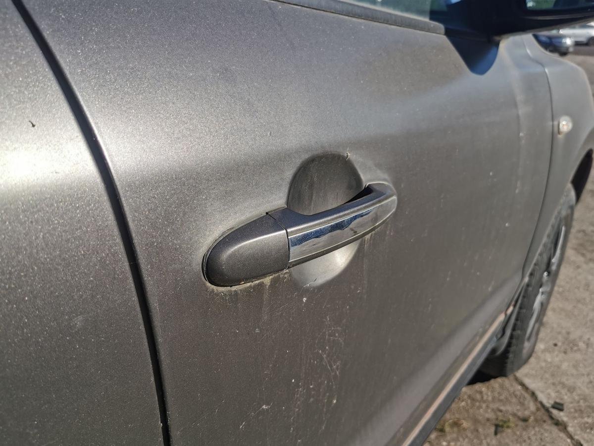 Hyundai Santa Fe CM Fahrertür Tür Autotür Rohbautür vorn rechts foliert TEXT