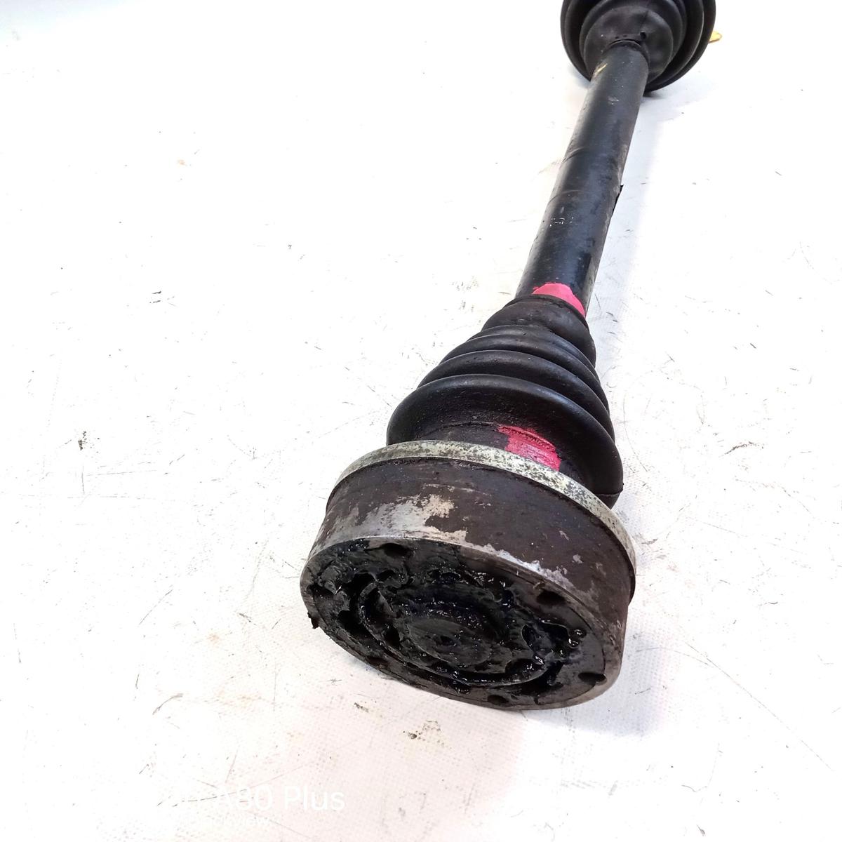 Audi 80 B3 original Antriebswelle Gelenkwelle vorn links 2.0 83kw 3A BJ1990