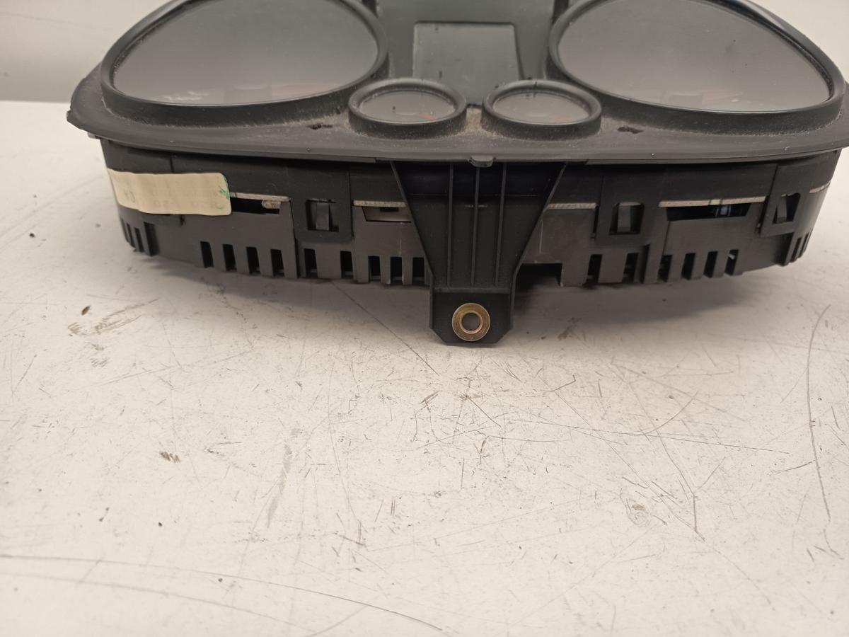 Audi A2 Baujahr 2001 original Kombiinstrument Tacho 1,4L 55KW Benzin 8Z0920900A