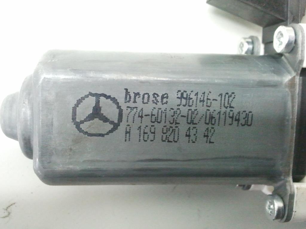 Mercedes B Klasse W245 Fensterhebermotor vorn links 1698204342 BROSE BJ2010