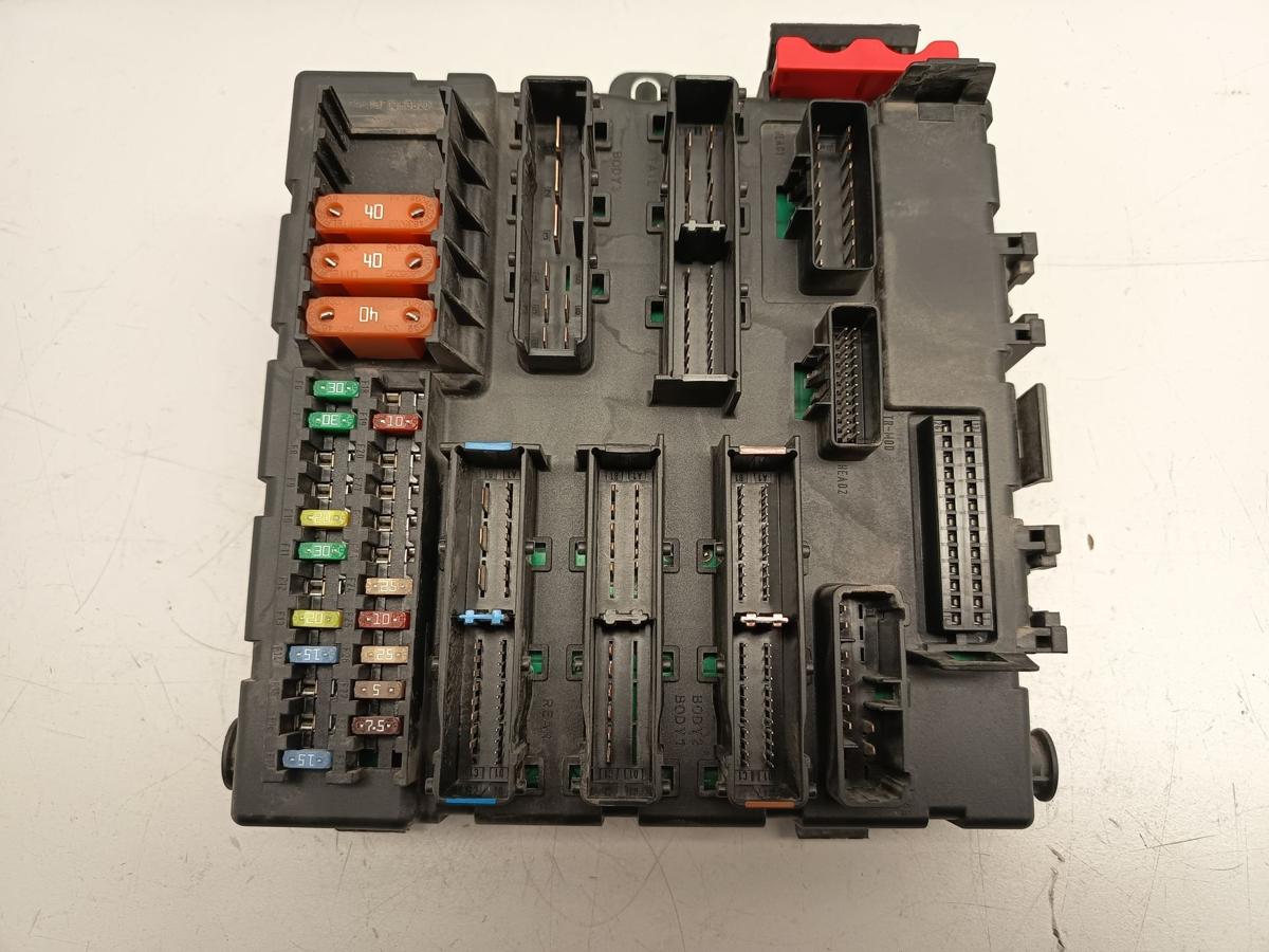 Opel Vectra C Bj 08 orig Steuerger&auml;t Sicherungskasten Zentralelektr. entheiratet
