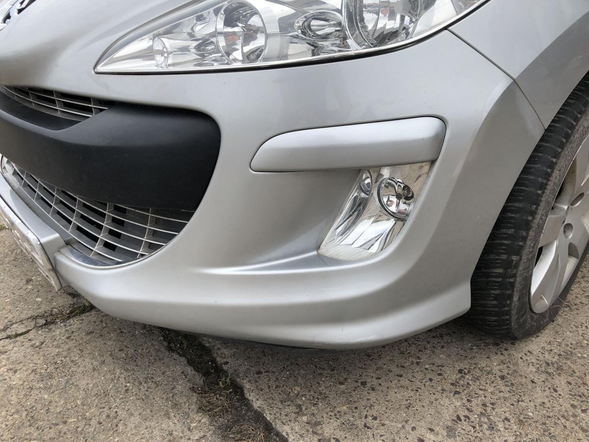 Peugeot 308 4E 4H SW Stoßfänger vorn Frontschürze mit Nebelscheinwerfer EZR
