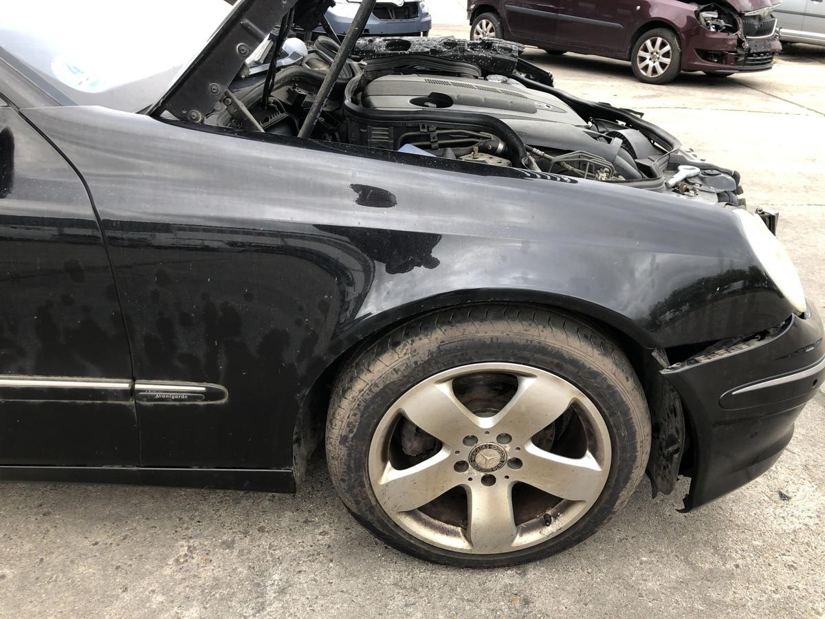 Mercedes E Klasse W211 auch Mopf Kotfl&uuml;gel vorn rechts Beifahrer 170 schwarz