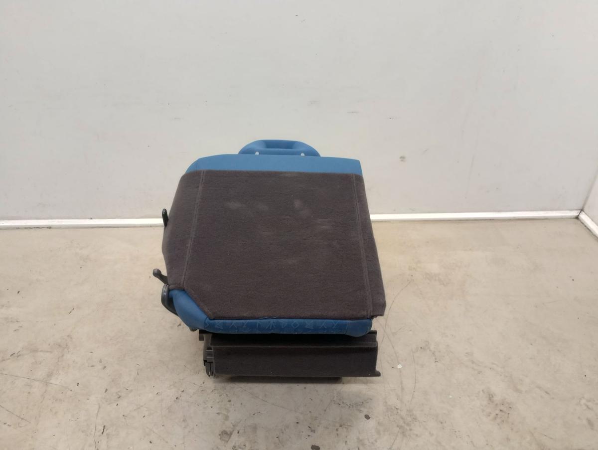Mercedes A-KLasse W168 orig Sitz hinten rechts und Mitte 382 Stoff - blau Bj 2003