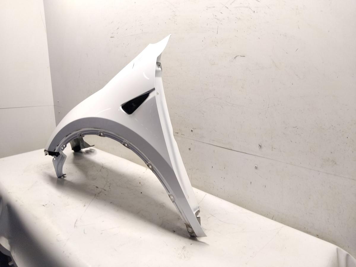 Tesla Model Y Kotfl&uuml;gel vorn links wei&szlig;metallic PPSW White Water Pearl BJ2023