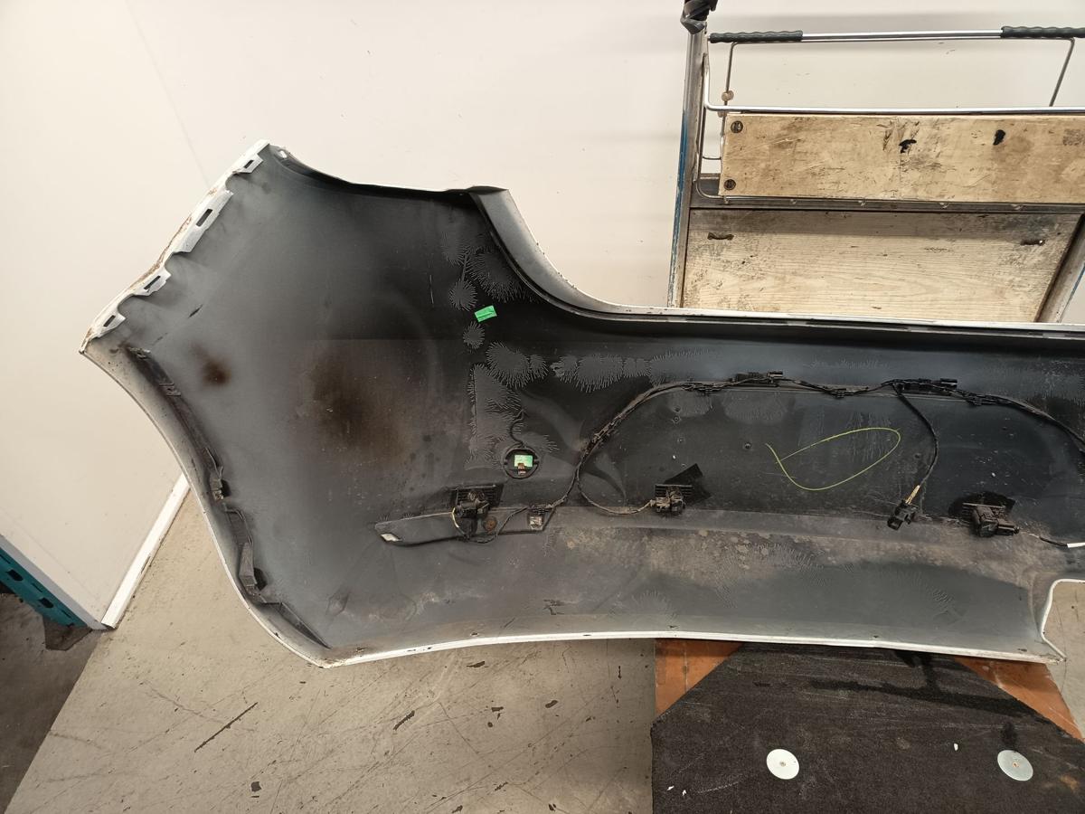 Seat Leon 1P orig Sto&szlig;stange hinten Sto&szlig;f&auml;nger LB9A Wei&szlig; Bj 2007