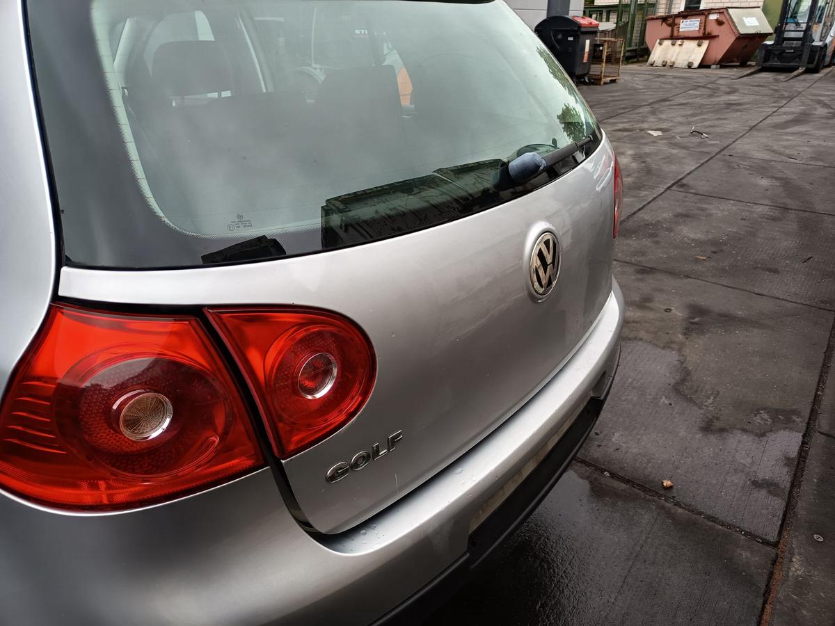 VW Golf V original Heckklappe mit Scheibe Deckel hinten A7W Reflexsilber Bj 2005