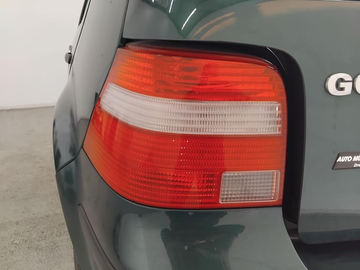 VW Golf 4 1J Flie&szlig;heck original R&uuml;ckleuchte Heckleuchte links BJ2003