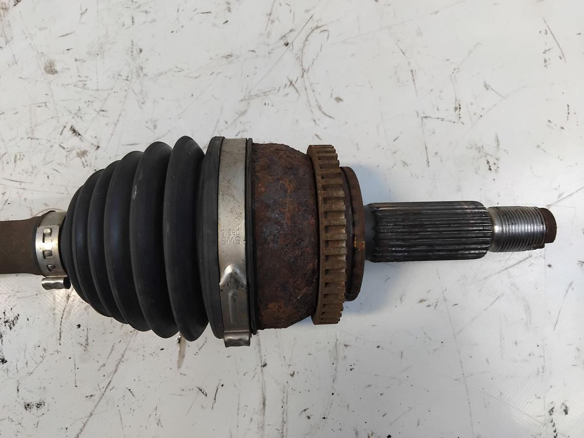 Hyundai i30 GD orig Antriebswelle Gelenkwelle vorn links 1.6CRDi 100kw BJ2015