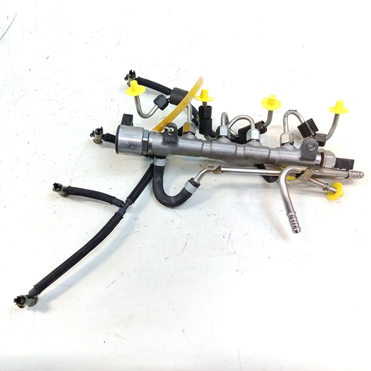 VW T-Cross 1C original Kraftstoffverteilerrohr mit Sensor 1.6TDI 70kw Bj.2020