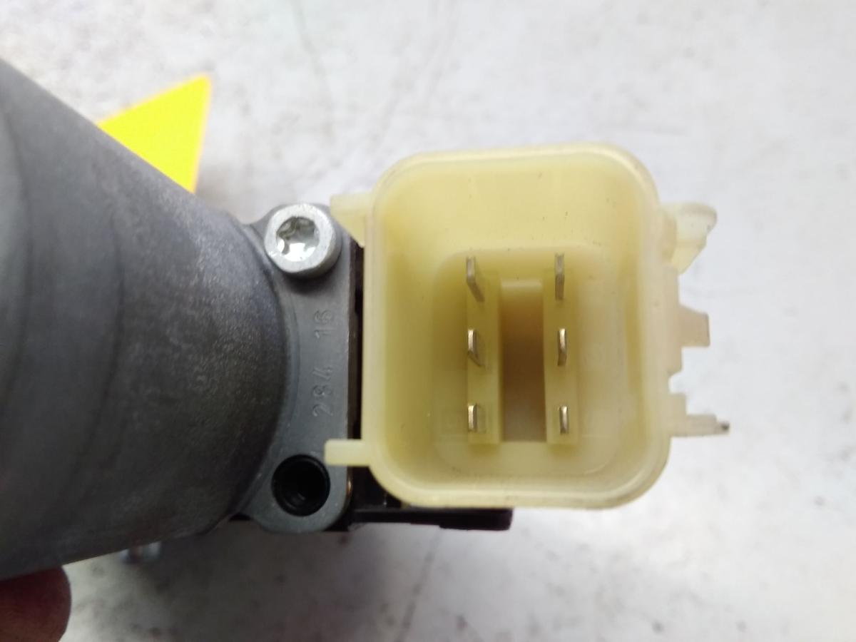 Ford Fiesta JA8 original Fensterhebermotor vorn links Bj.2016