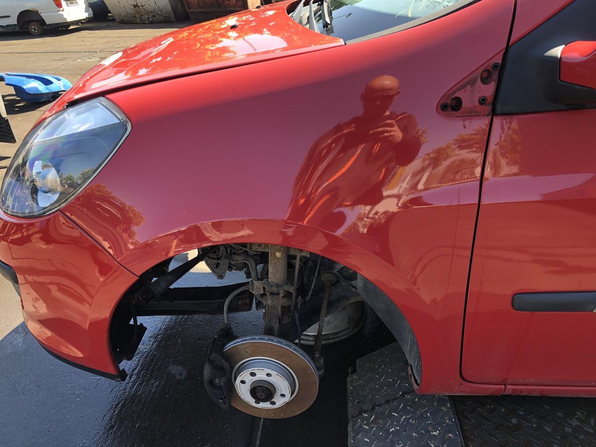 Renault Clio III original Kotflügel links 185 Seitenteil 727 Spanischrot Bj 2008