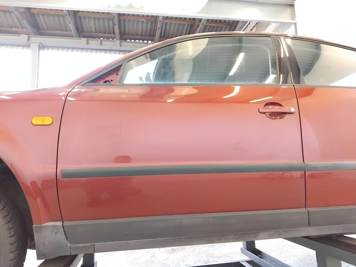 VW Passat 3B original T&uuml;r vorn links Fahrert&uuml;r coloradorotmetallic LB3Y BJ1997
