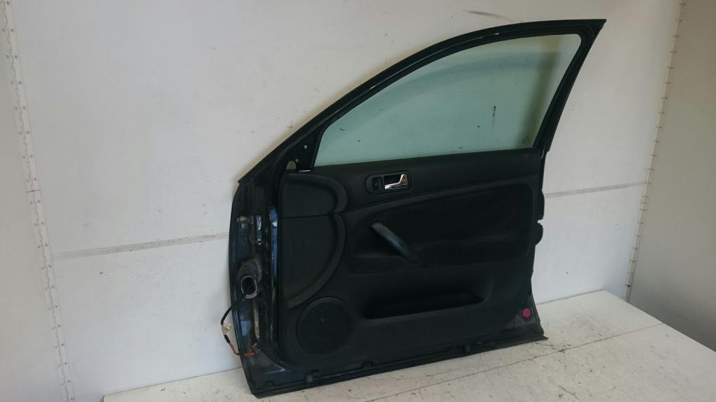 VW Passat 3B BJ 1997 Tür vorn rechts Beifahrertür Schwarz