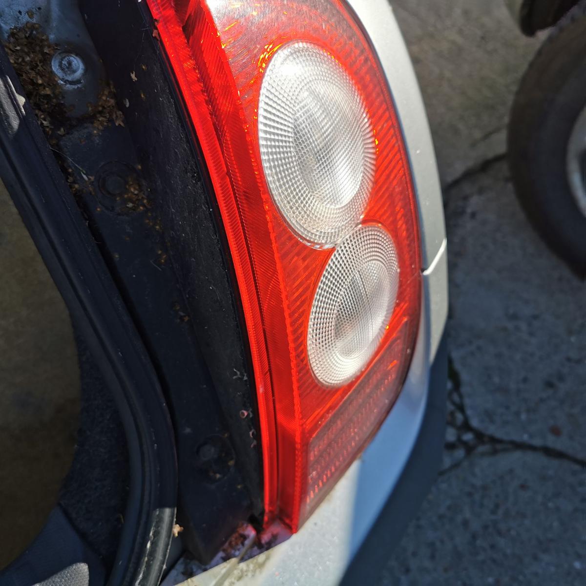 Nissan Micra K12 Rückleuchte Schlussleuchte Rücklicht Lampe hinten rechts 3Trg