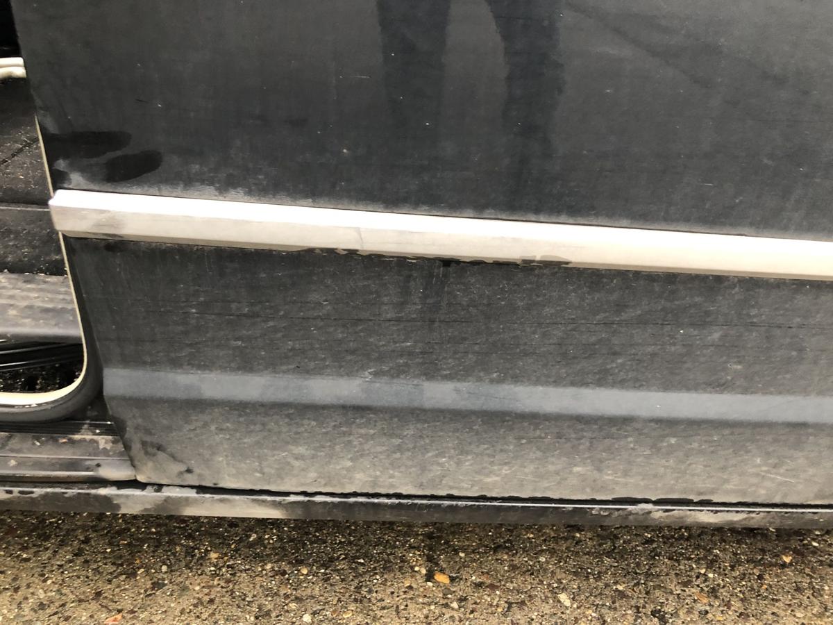 Chrysler Grand Voyager RT Tür vorn rechts Beifahrertür im Rohbau QXR schwarz