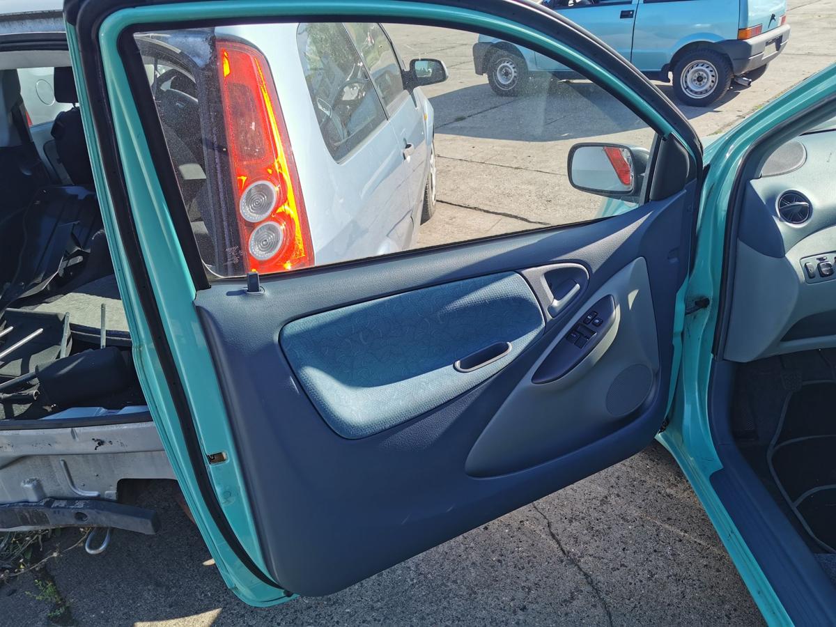 Toyota Yaris XP10 Fahrertür Tür Autotür vorn links 3T 764 Light Aqua Japan DELLE