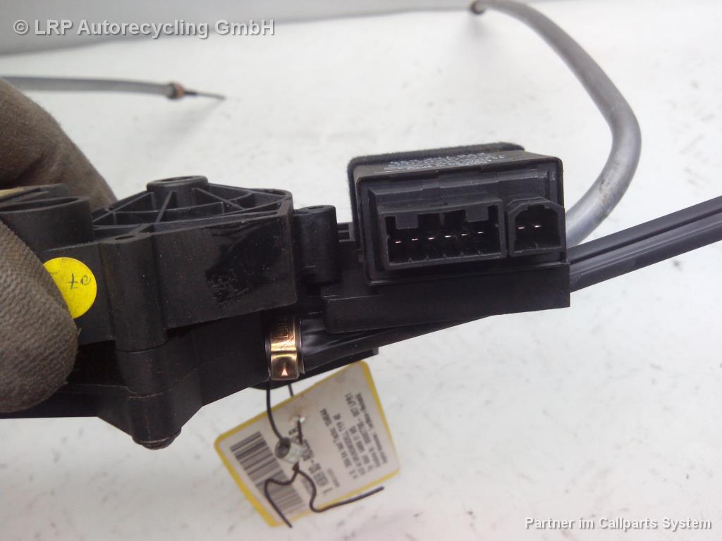 Audi A8 4E original Hebemotor Sonnenrollo hinten rechts Bj.2004