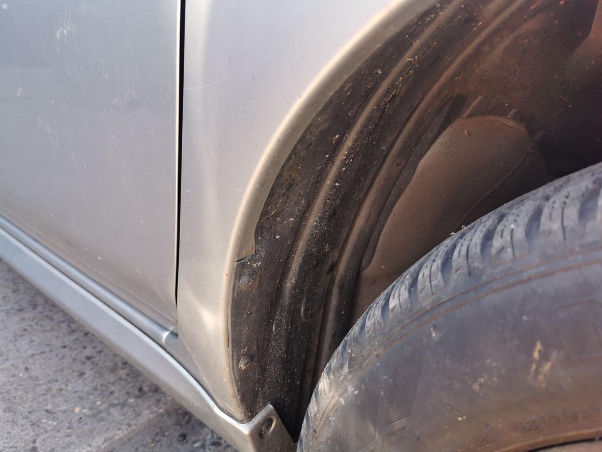 Nissan Micra K12 Kotflügel Fender Seitenwand vorn rechts KY0 Sporty Silver Met
