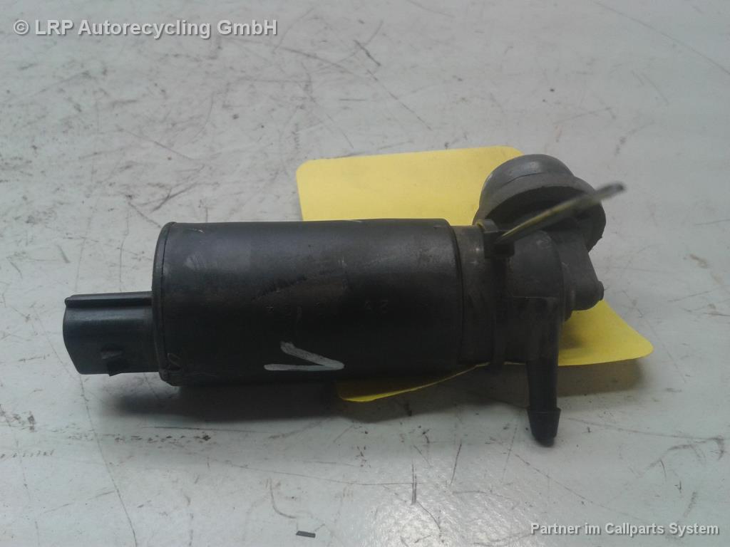 Toyota Corolla E12 BJ2006 original Pumpe Waschanlage vorn