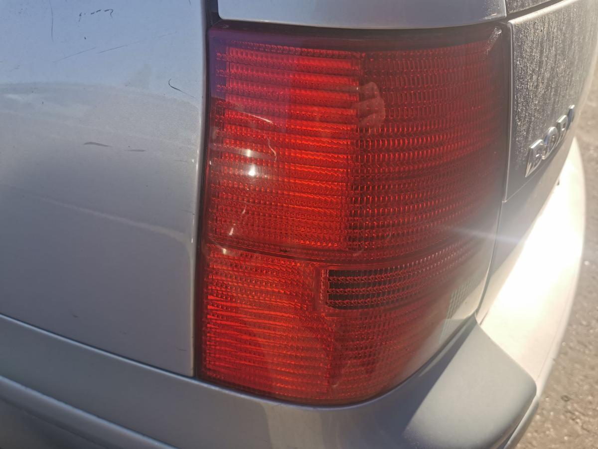 VW Bora 1J Variant Rückleuchte Schlussleuchte Rücklicht Lampe hinten links