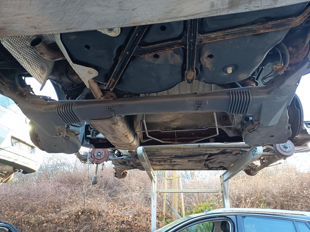 Citroen Berlingo II original Hinterachse Tr&auml;ger scheibengebremst Bj 2011