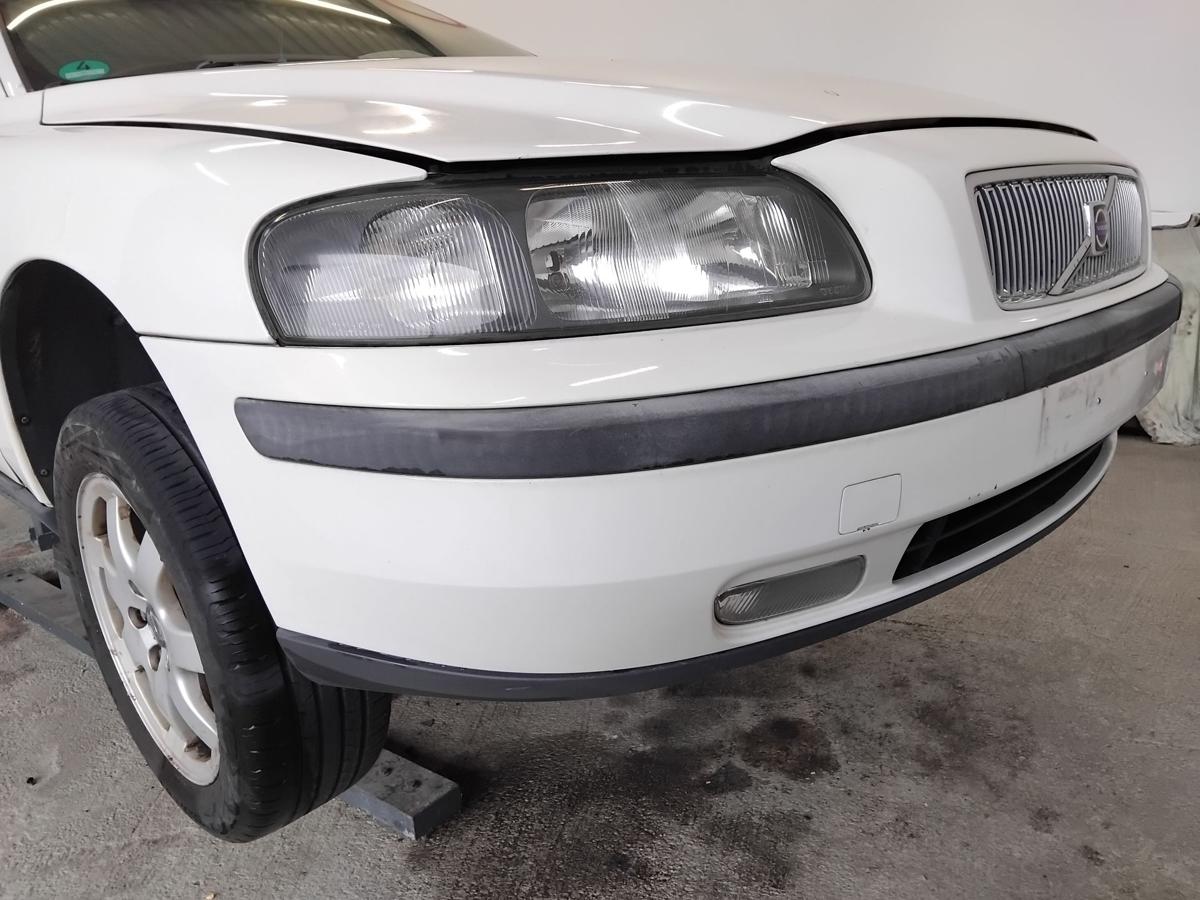 Volvo V70 II original Sto&szlig;f&auml;nger Sto&szlig;stange vorn weiss White Solid BJ2002