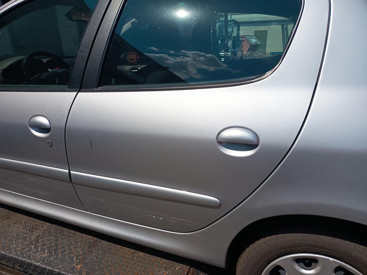 Peugeot 206 orig Tür hinten links 5trg EZR Silber Bj 2005