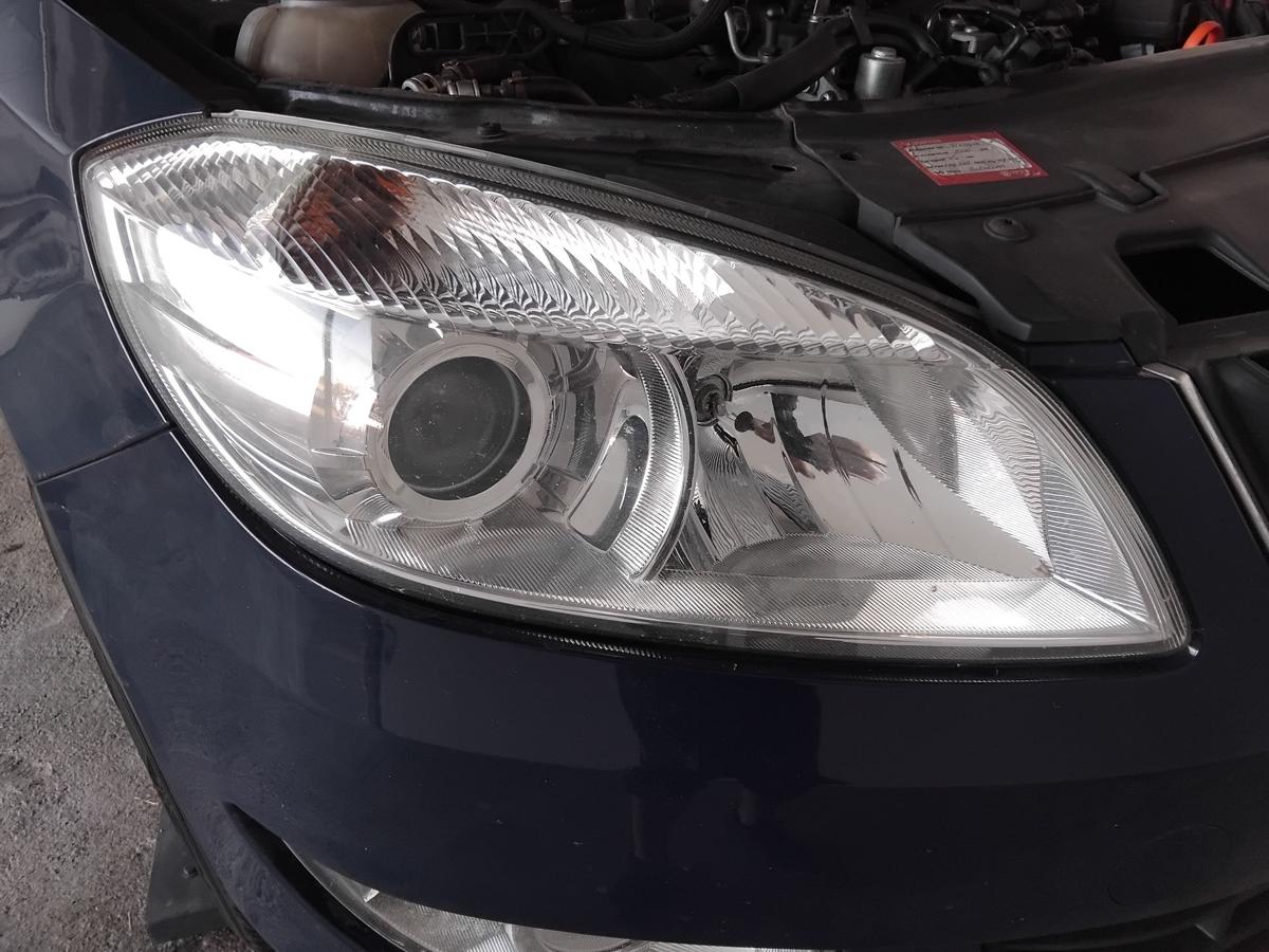 Skoda Fabia 2 5J Facelift original Scheinwerfer rechts Halogen Ellipsoid BJ2011