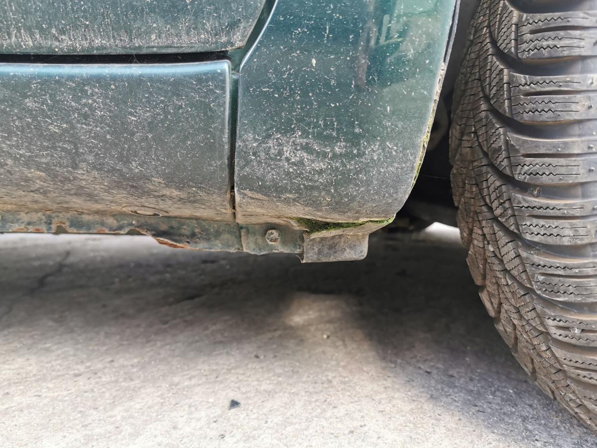 Toyota Yaris P1 Kotflügel Fender Seitenwand vorn rechts 6R4 Dark Green
