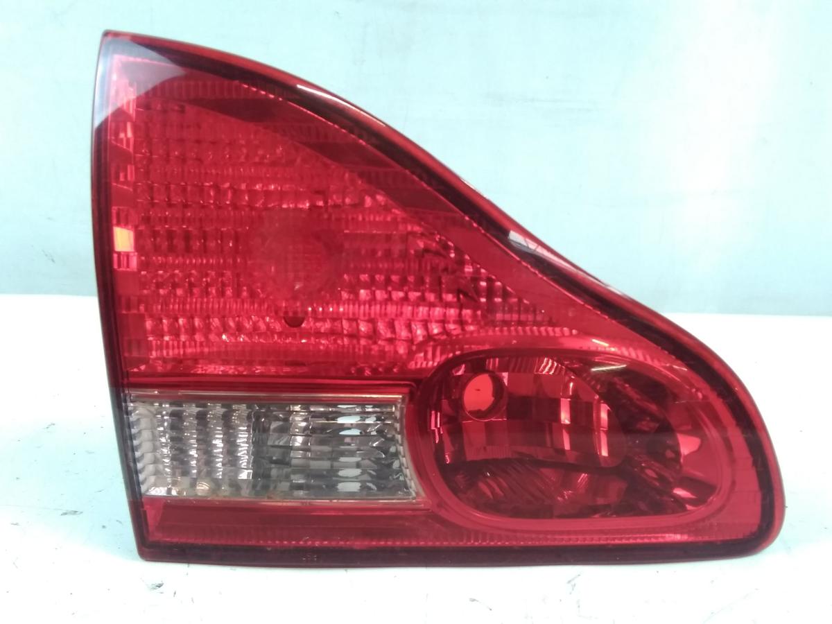 Toyota Avensis Verso original Rückleuchte Heckleuchte innen links Bj.2001