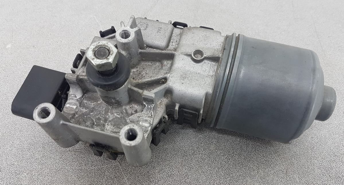 Audi A4 8E Wischermotor vorn 8E1955119 0390241509 Bj2006 A4 B7