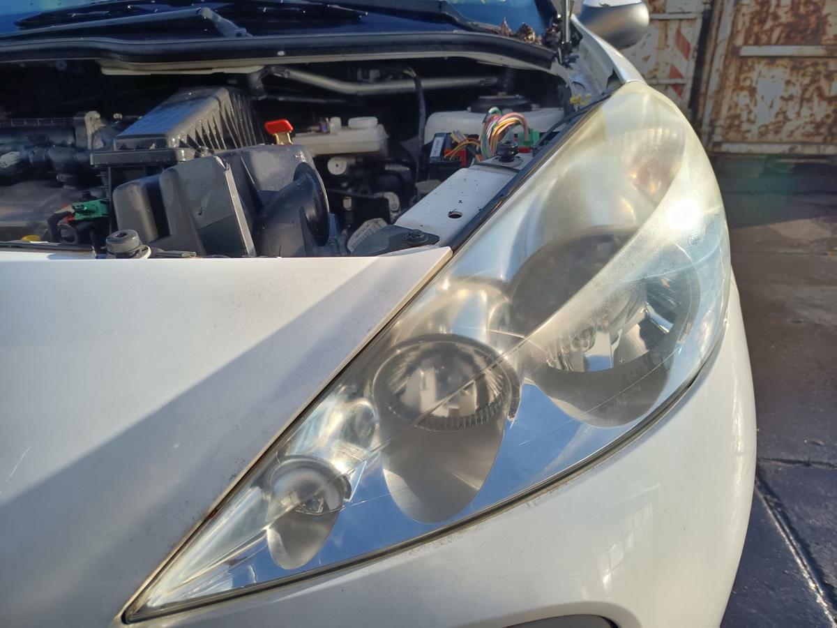 Peugeot 206+ original Scheinwerfer links Halogen/Haupt/Licht/Front Bj 2012