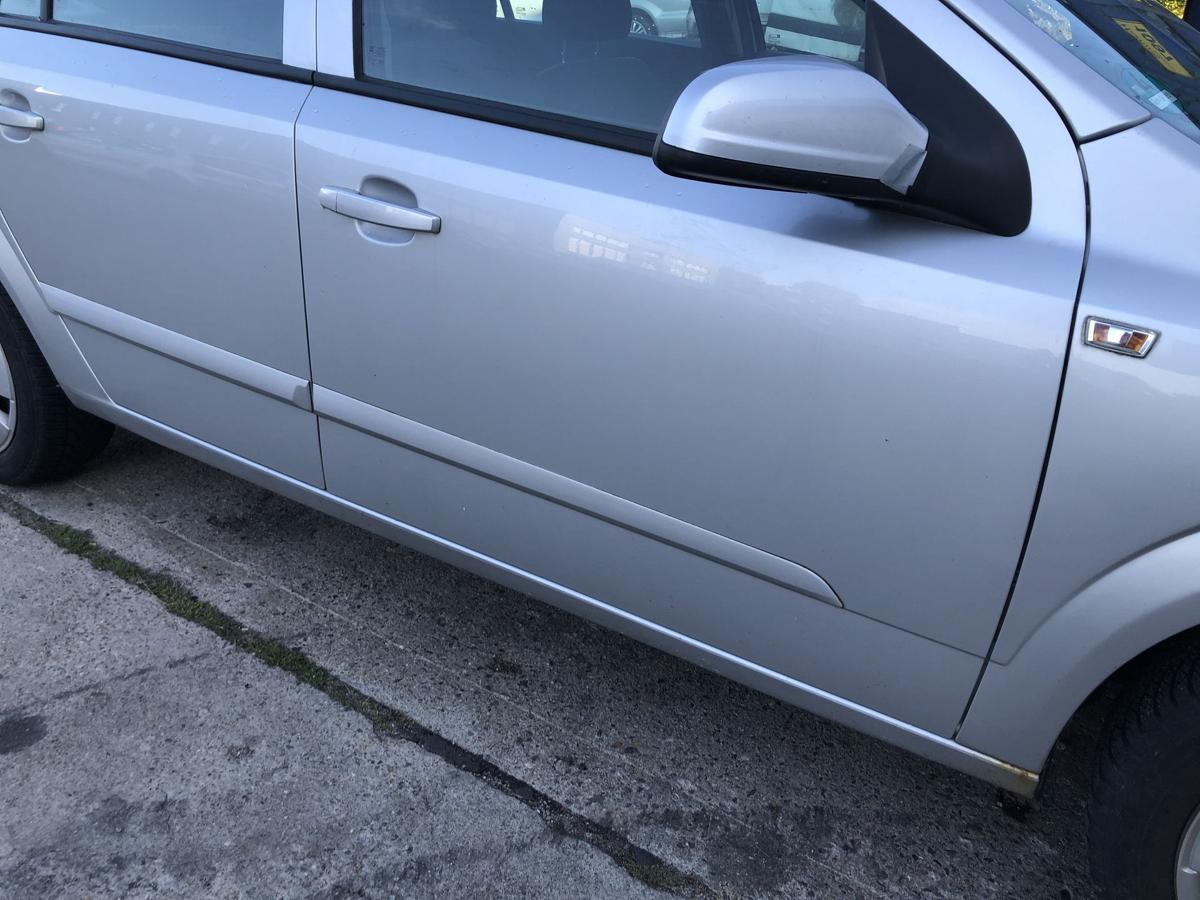 Opel Astra H Caravan T&uuml;r vorn rechts Beifahrert&uuml;r im Rohbau 2AU Starsilber III