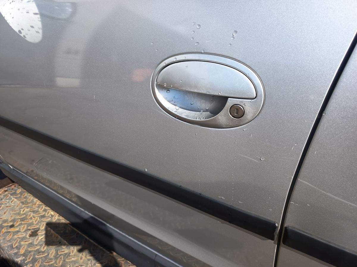 Opel Corsa C original T&uuml;r vorn links Fahrer Z157 Starsilber Bj 2005
