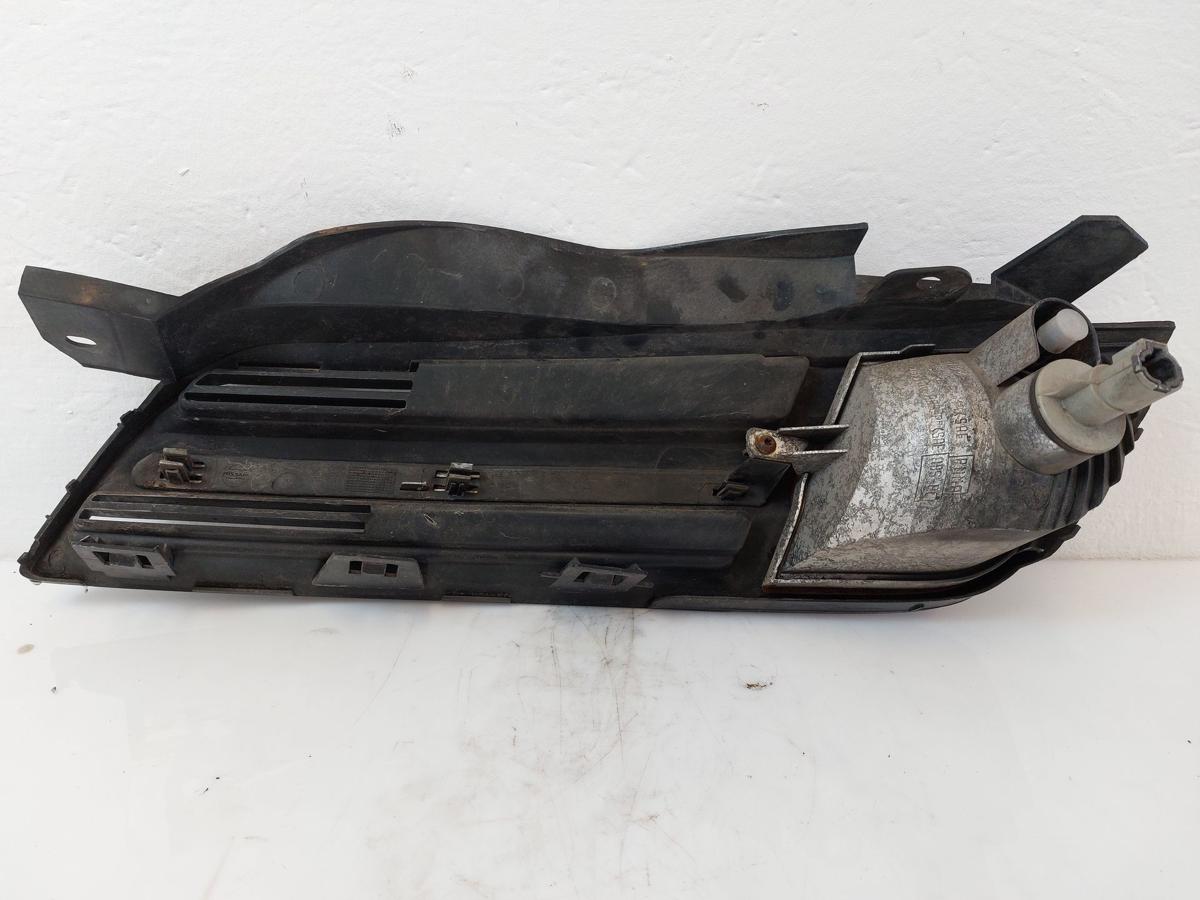 Nissan Micra K12 Kühlergrill Frontgrill Grill vorn rechts mit Blinkleuchte bis05