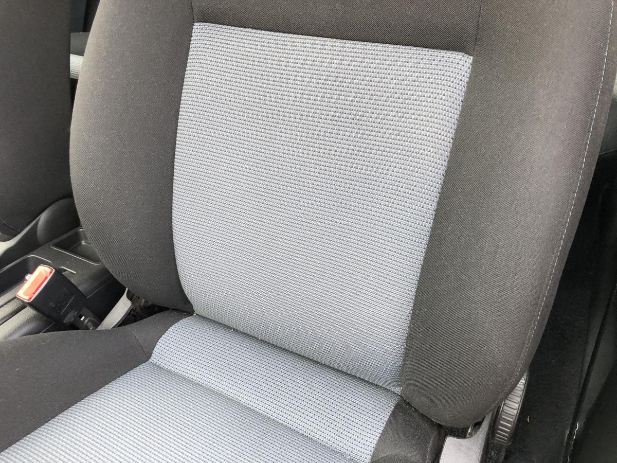 VW Golf 4 IV 1J Sitz vorn links Fahrersitz Stoff ohne Heizung 5-trg. Variant