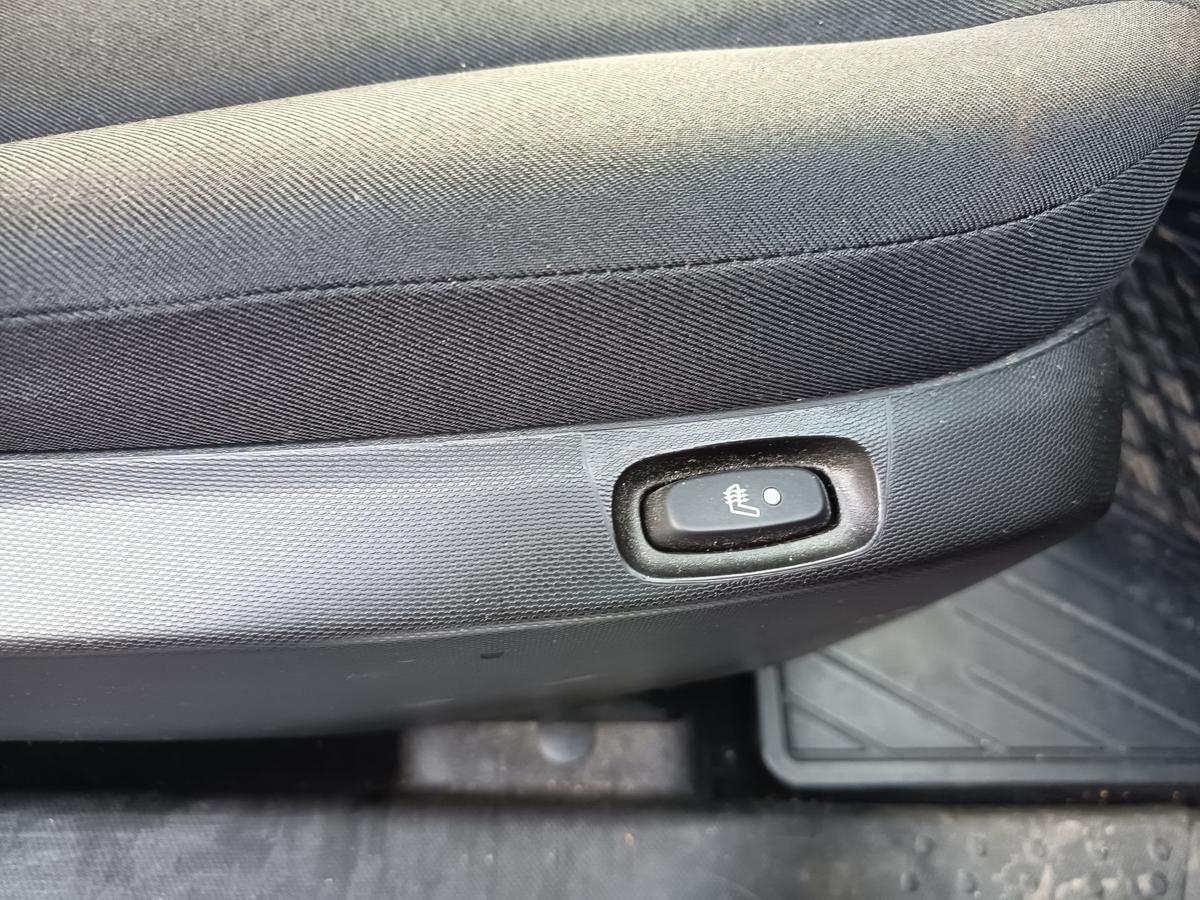 Smart Fortwo Coupe 453 original Sitz vorne rechts Stoff Sitzheizung Bj 16