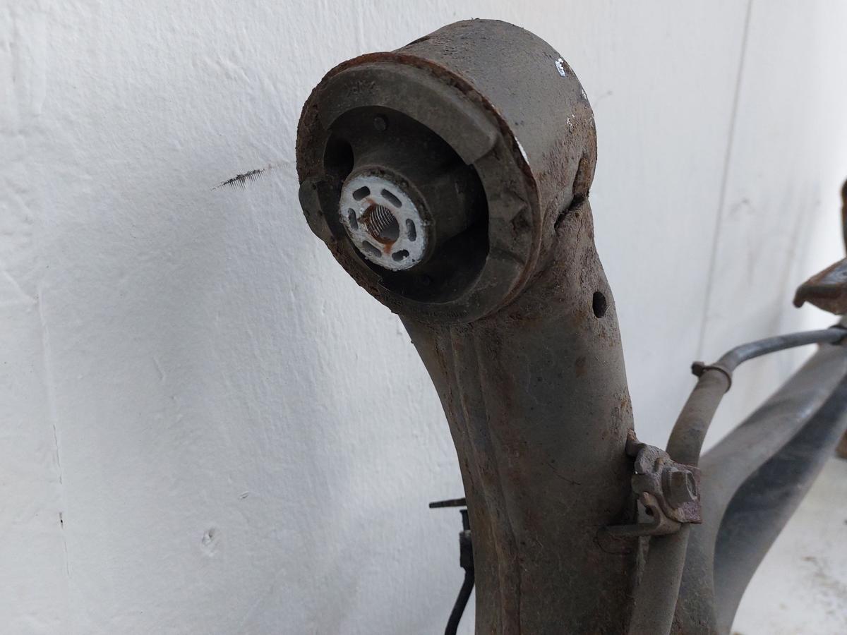 Toyota Yaris XP13 Hinterachse Achse hinten Achsk&ouml;rper mit Trommelbremse und ABS