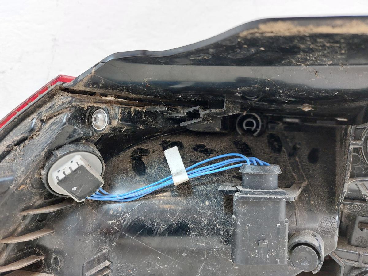 VW Golf 8 VIII CD Variant R&uuml;ckleuchte au&szlig;en rechts R&uuml;cklicht Heckleuchte LED