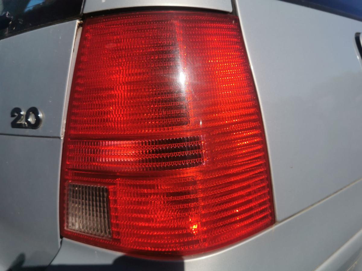 VW Bora 1J Variant Rückleuchte Schlussleuchte Rücklicht Lampe hinten rechts