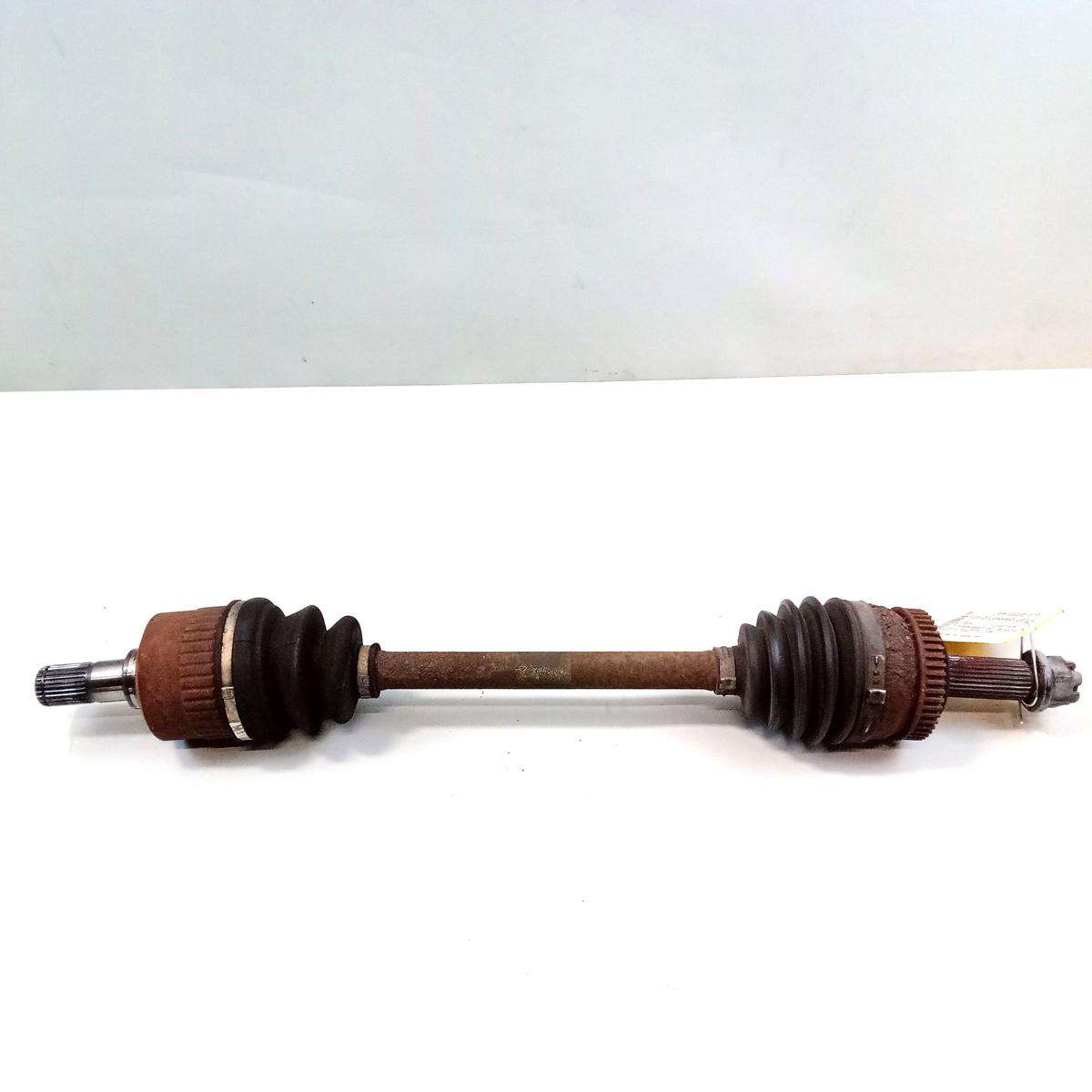 Hyundai Tucson JM Antriebswelle Gelenkwelle vorn links 2.0 104kw 2WD Bj.2006